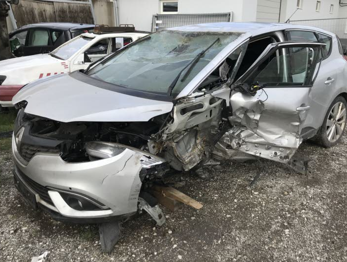 Renault Scenic 4 2018 1.3 Benzin nur für Ersatzteile